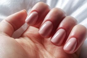 gel manicure 