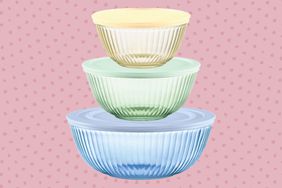 One-Off: This Set of 3 Vintage-Esque Pyrex Mixing Bowls Is Less Than $35